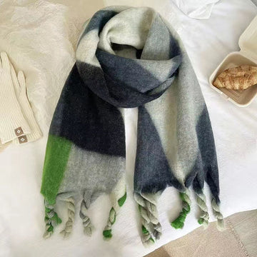 Contrast Color Warm Scarf