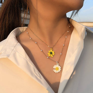 Daisy Pendant Necklace